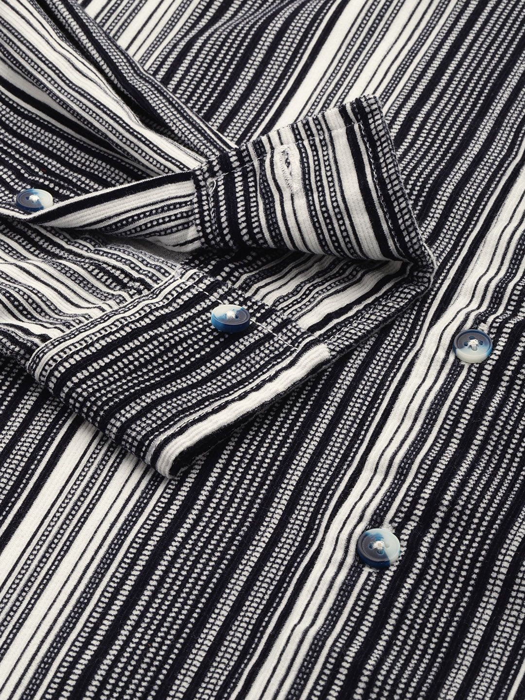 Men's Black Regular Fit Printed Casual Shirt