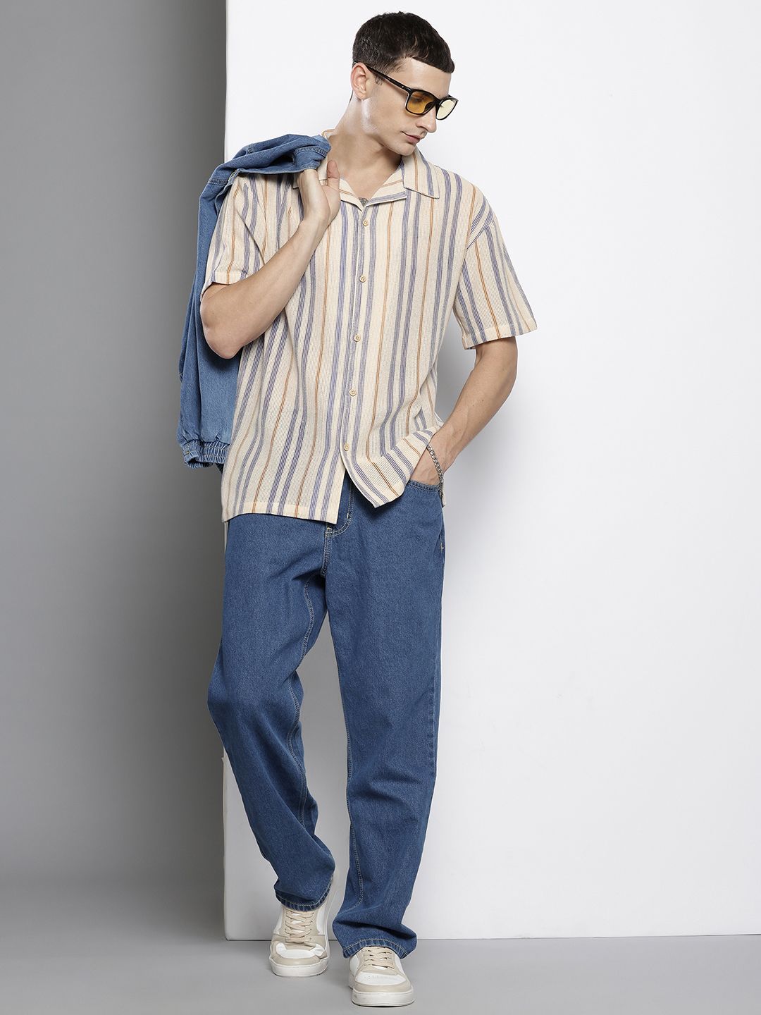Men's Beige Relaxed Fit Textured Resort Wear Shirt