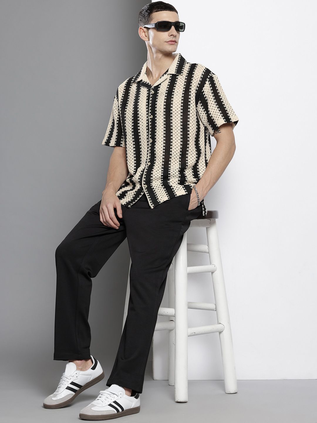 Men's Off White Relaxed Fit Textured Resort Wear Shirt