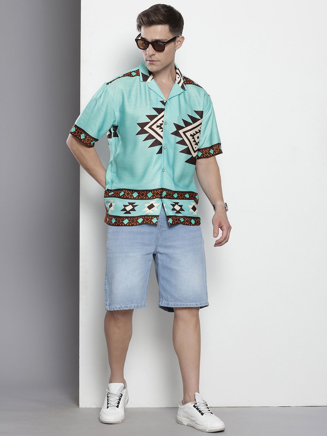 Men's Blue Relaxed Fit Printed Resort Wear Shirt
