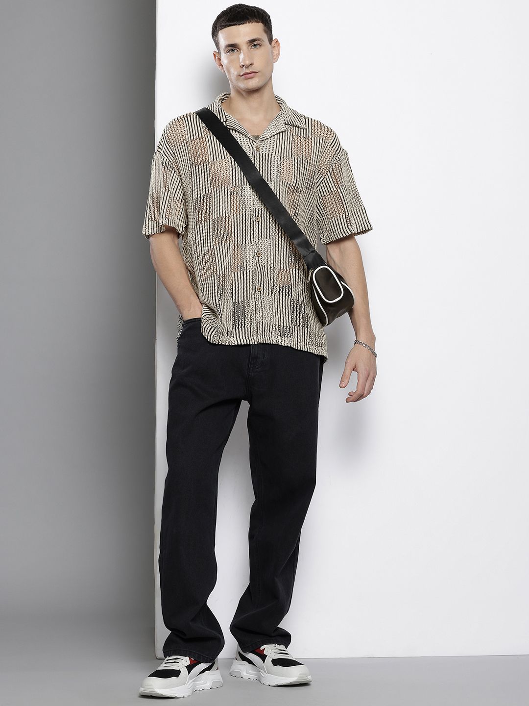 Men's Off White Relaxed Fit Textured Resort Wear Shirt