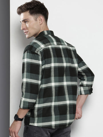Men's Black Regular Fit Checked Casual Shirt