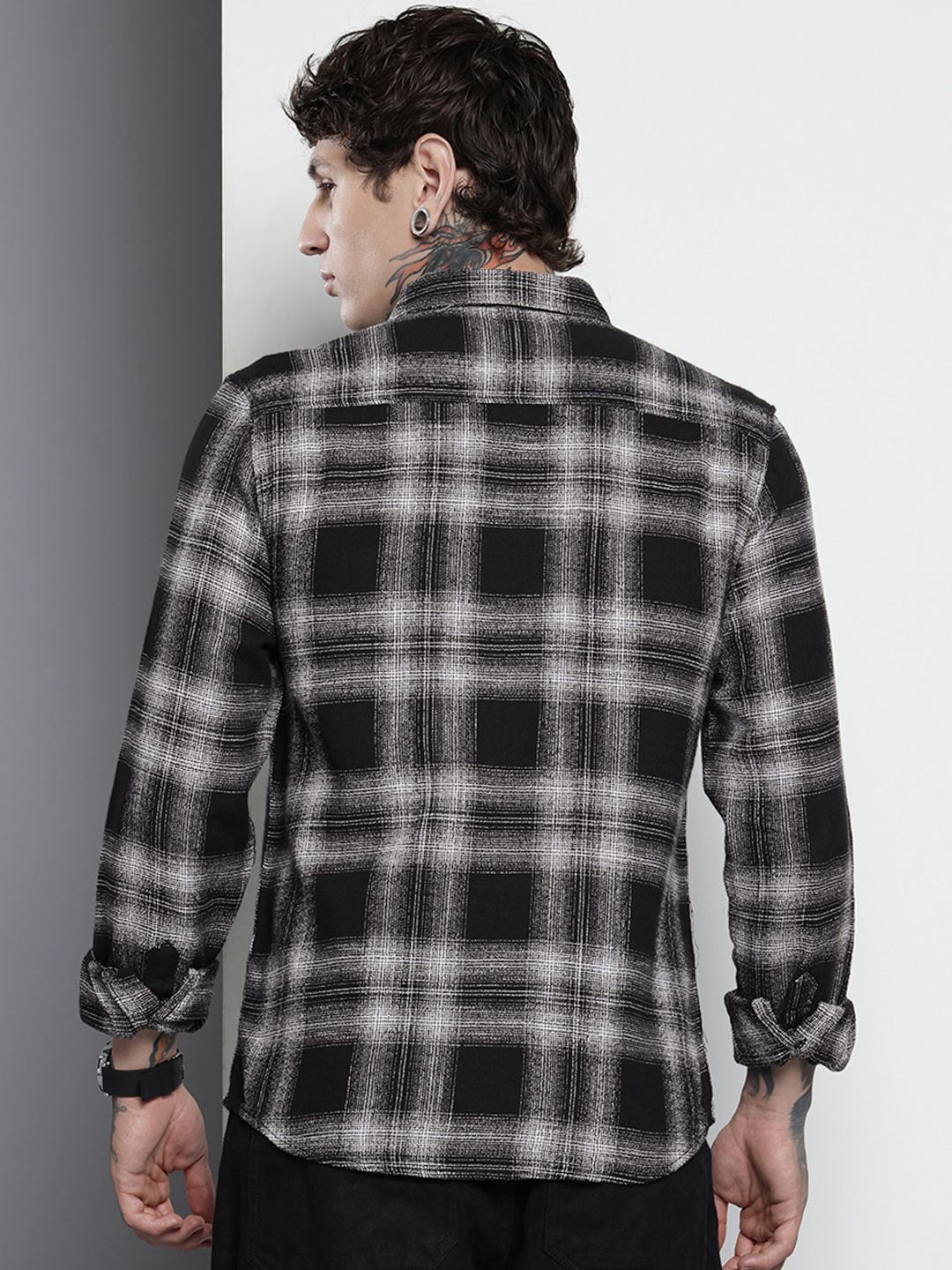 Men's Black Slim Fit Checked Casual Shirt