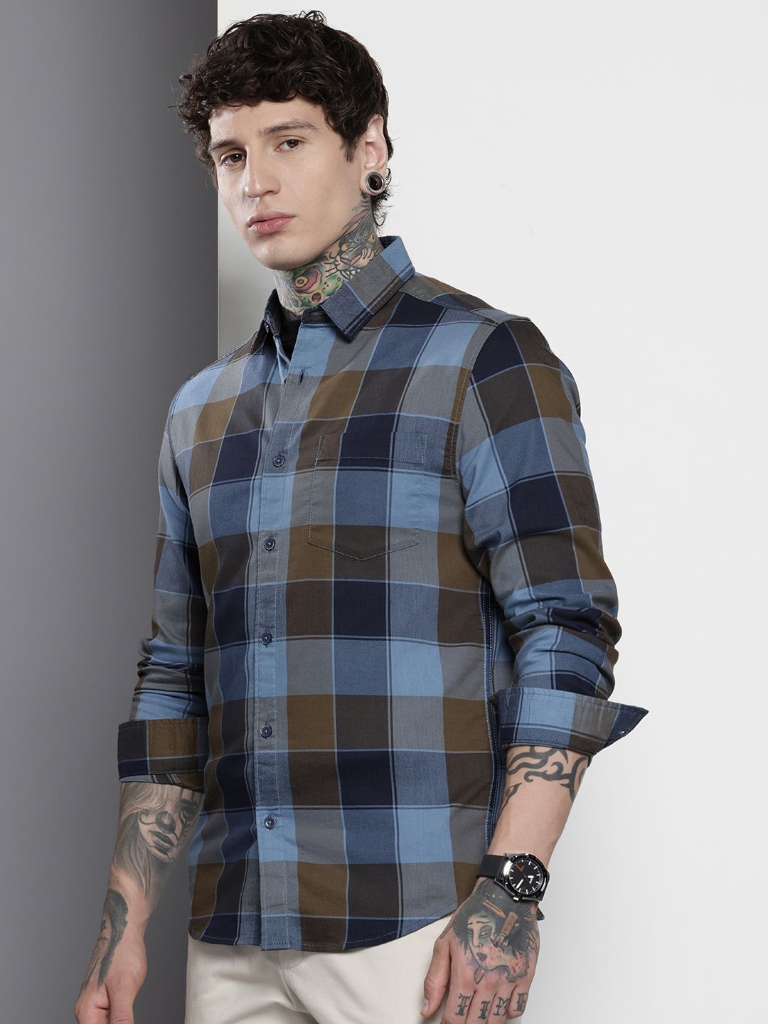 Men's Navy Blue Slim Fit Checked Casual Shirt