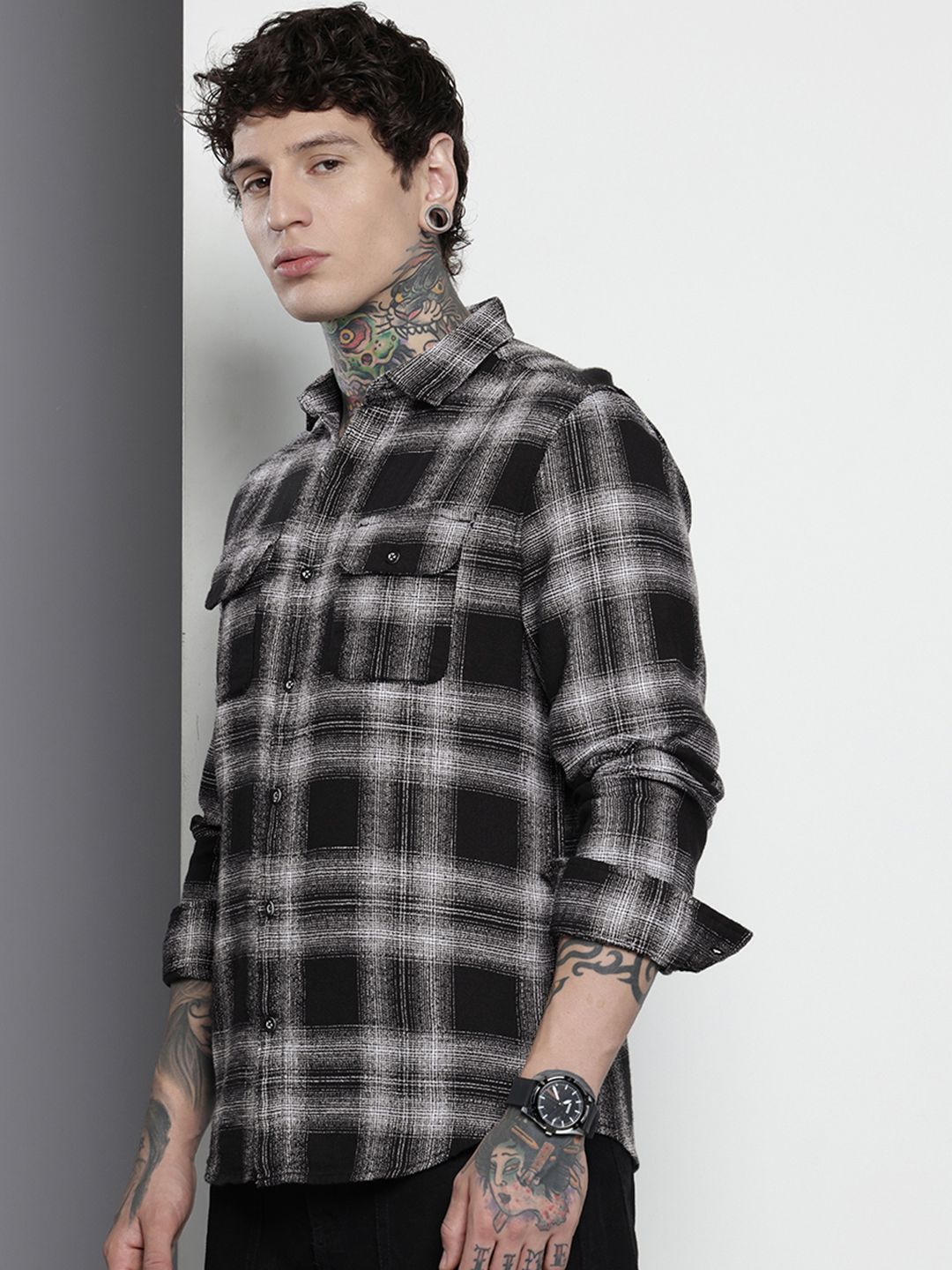 Men's Black Slim Fit Checked Casual Shirt