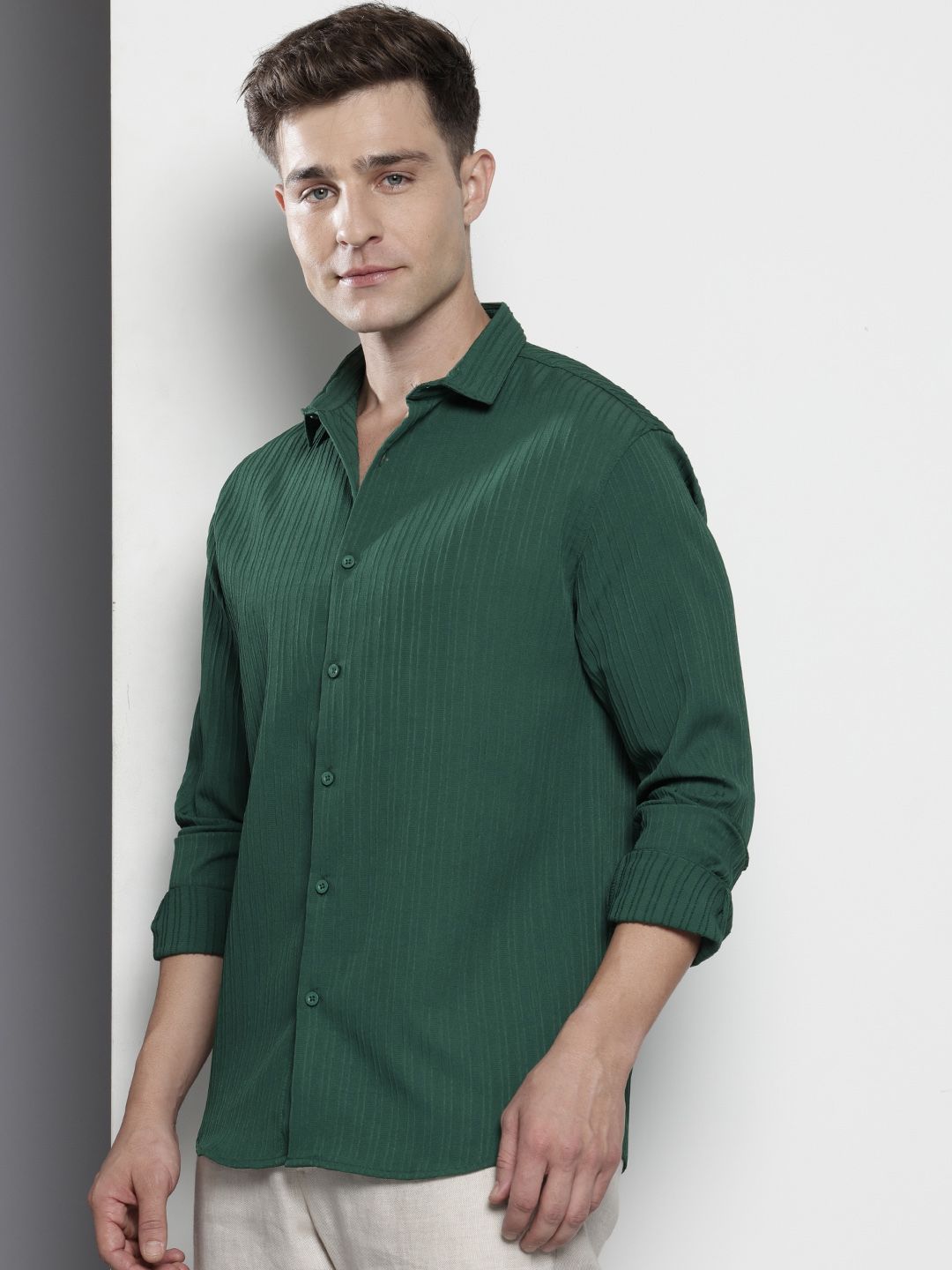 Men's Green Relaxed Fit Solid Textured Shirt