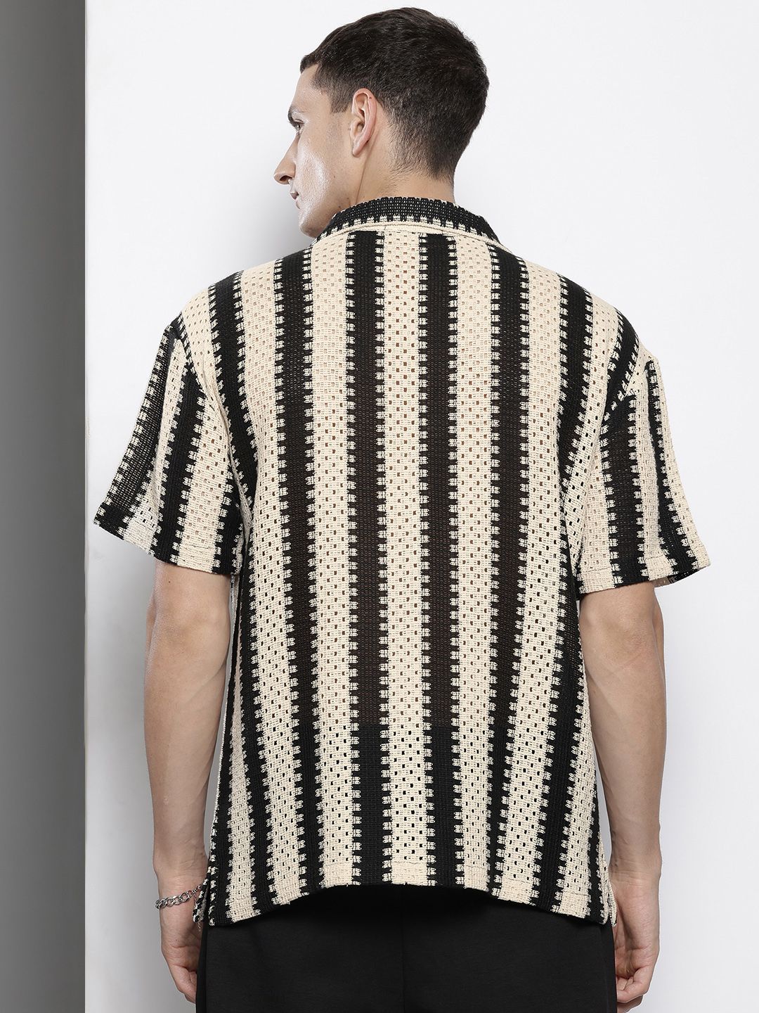 Men's Off White Relaxed Fit Textured Resort Wear Shirt