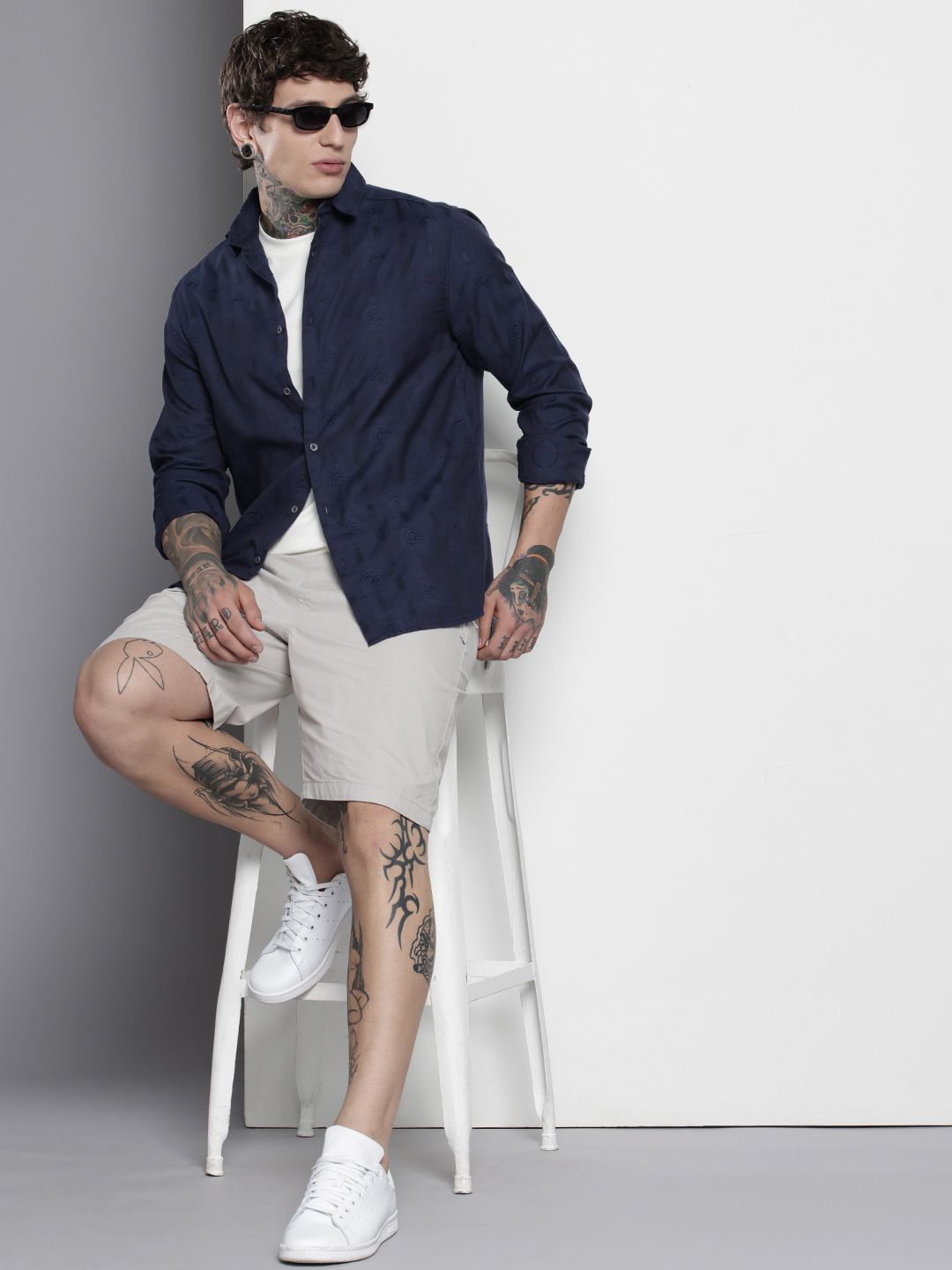 Men's Navy Blue Regular Fit Textured Resort Wear Shirt