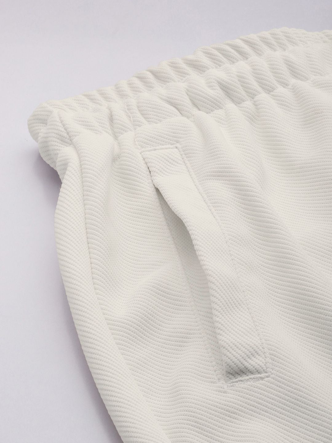 Men's White Relaxed Fit Textured Cargo Joggers
