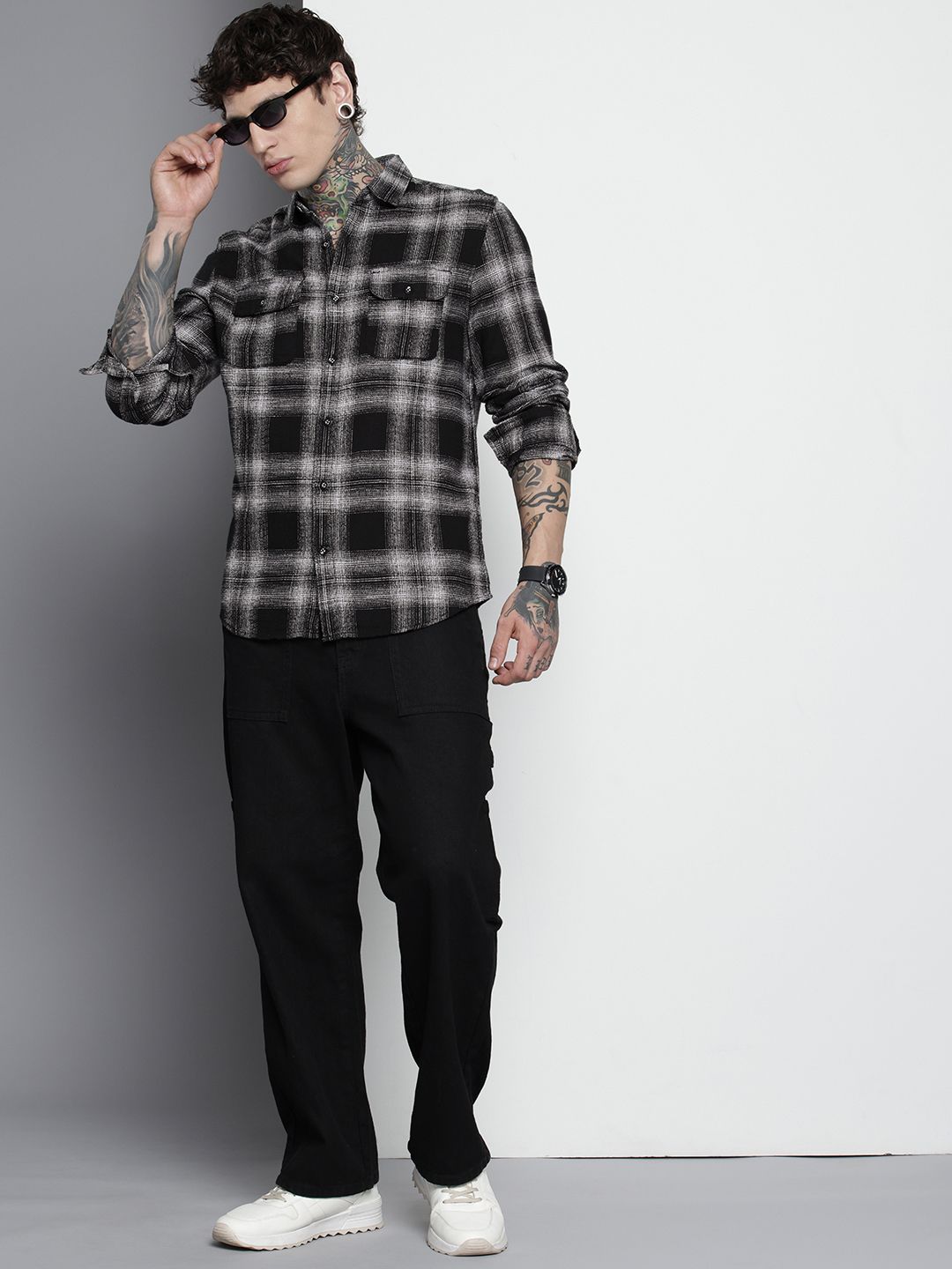Men's Black Slim Fit Checked Casual Shirt