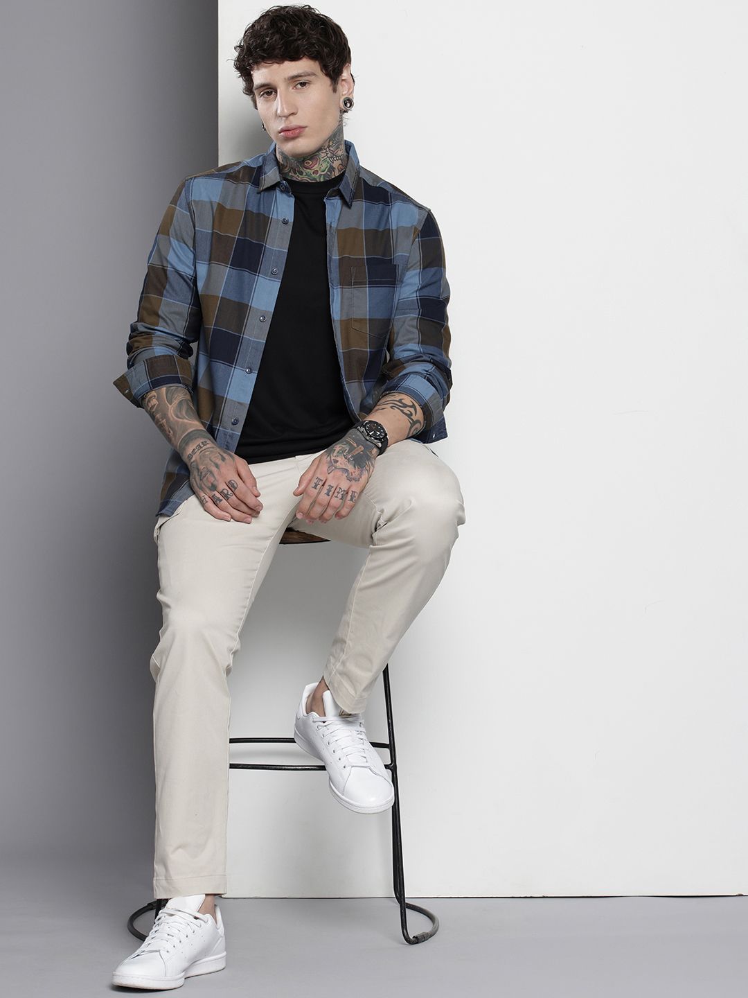 Men's Navy Blue Slim Fit Checked Casual Shirt