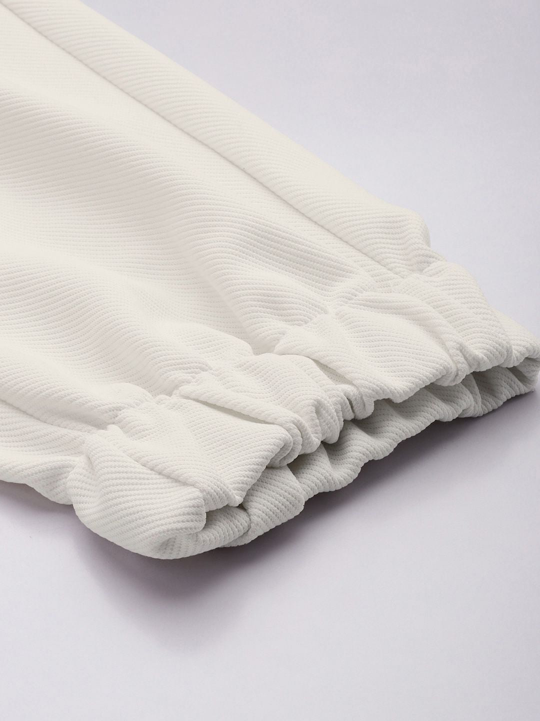 Men's White Relaxed Fit Textured Cargo Joggers