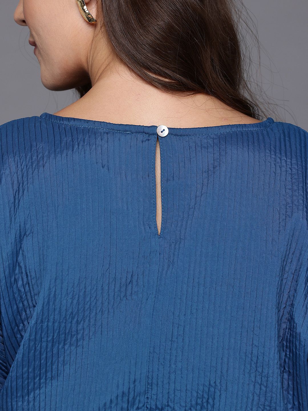 Freehand by The Indian Garage Co Women Loose Fit Textured Crop Top