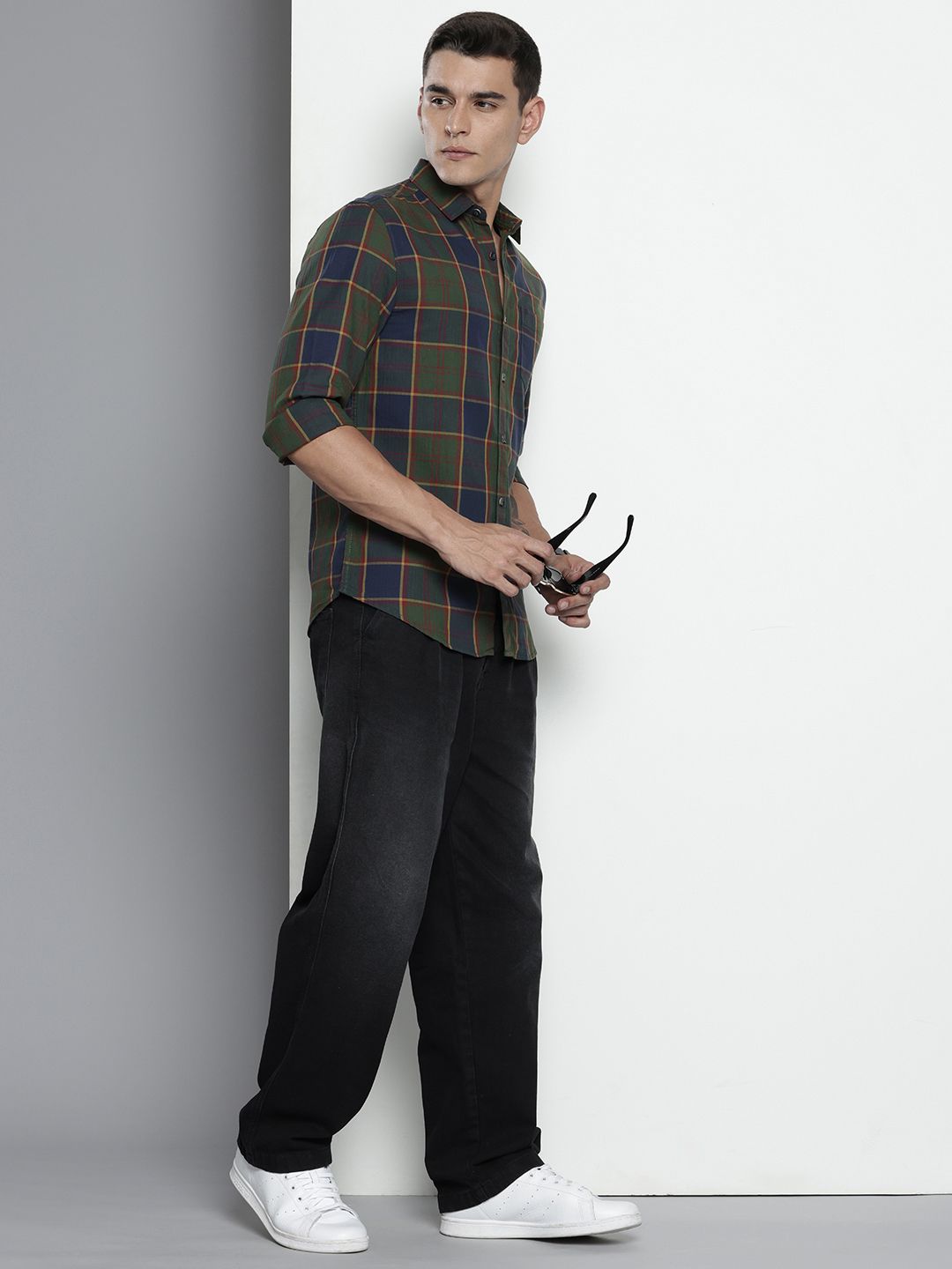 Men's Green Slim Fit Checked Casual Shirt