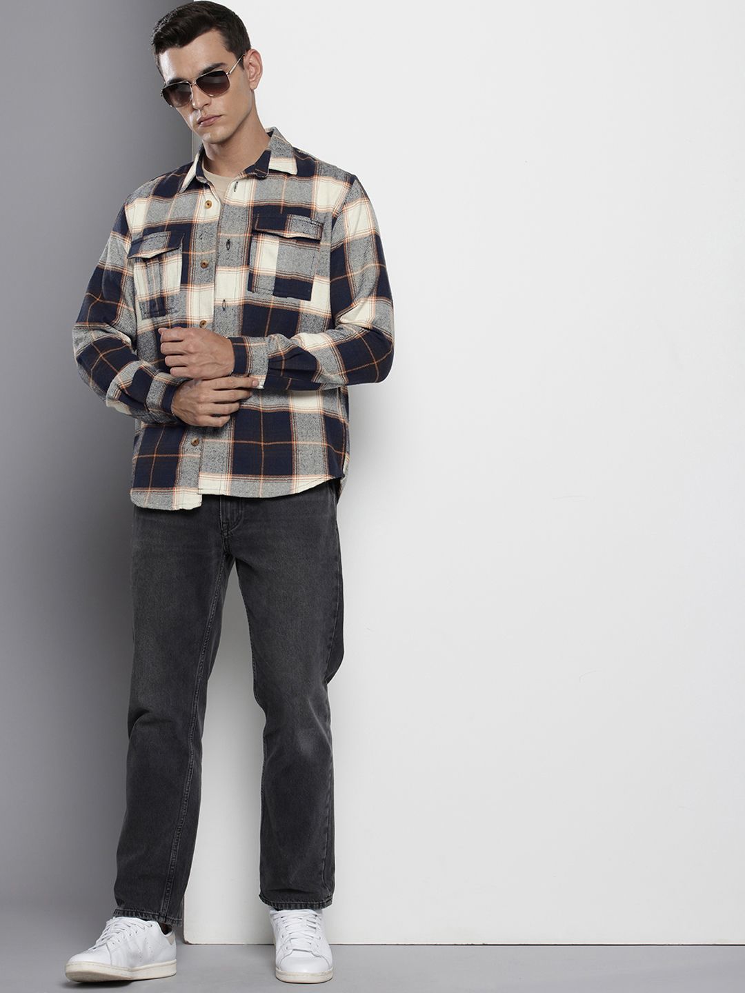 Men's Navy Blue Regular Fit Checked Casual Shirt
