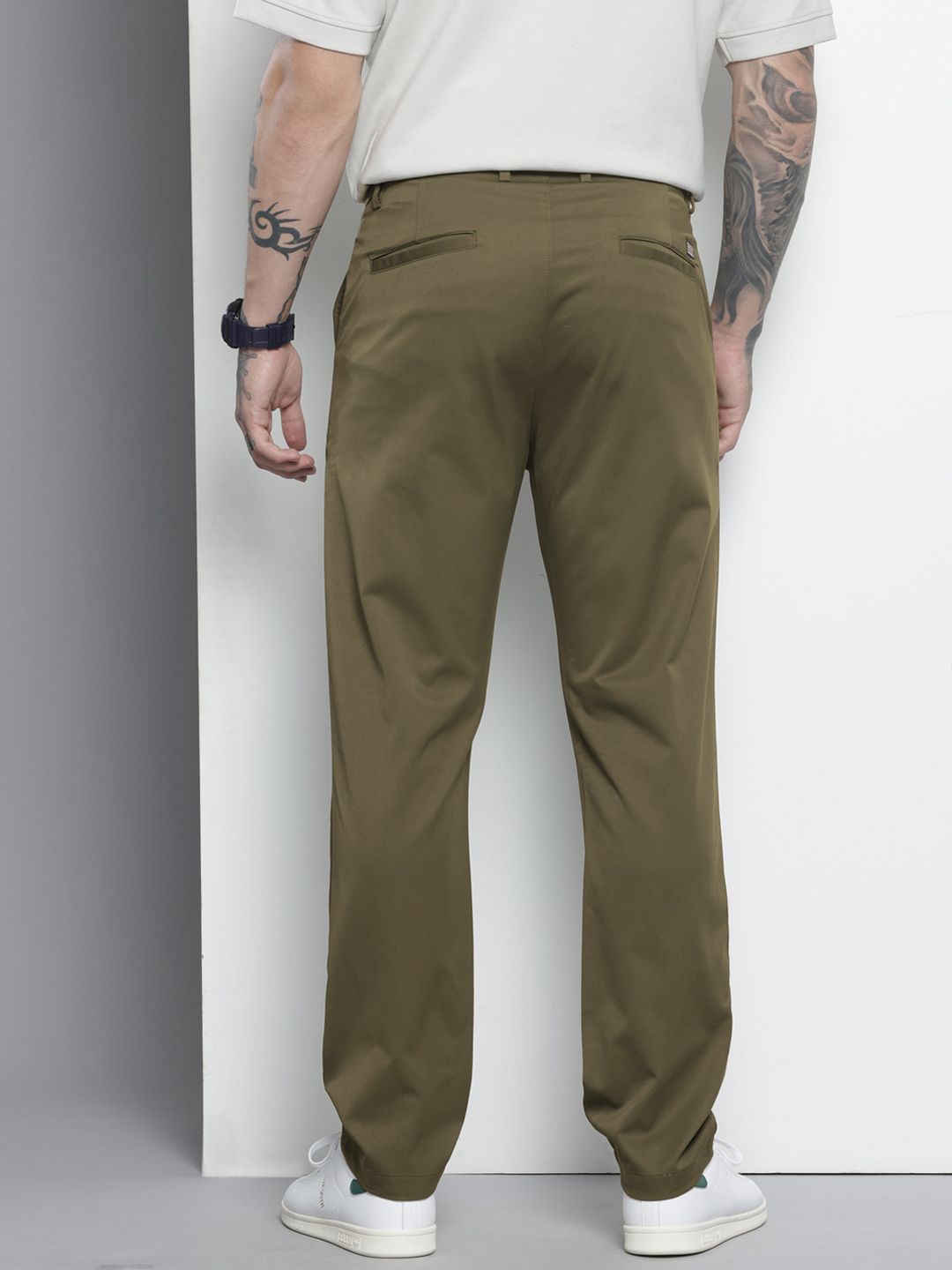 Men's Olive Regular Fit Solid Casual Trouser
