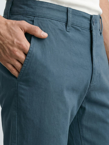 Men's Blue Slim Fit Solid Chino