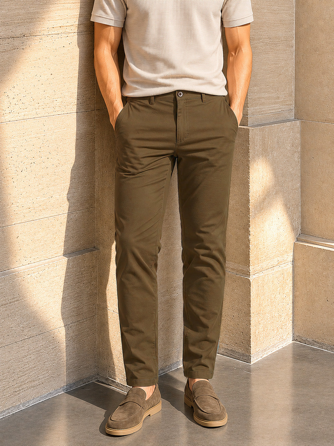 Men's Khaki Slim Fit Solid Chino