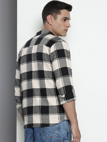 Men's Black Regular Fit Checked Casual Shirt