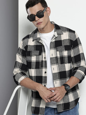 Men's Black Regular Fit Checked Casual Shirt
