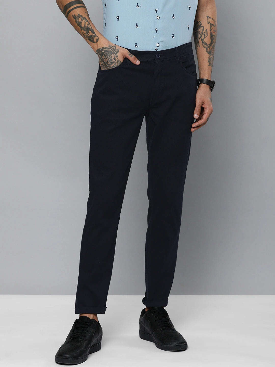 Men's Navy Blue Slim Fit Solid Casual Chinos