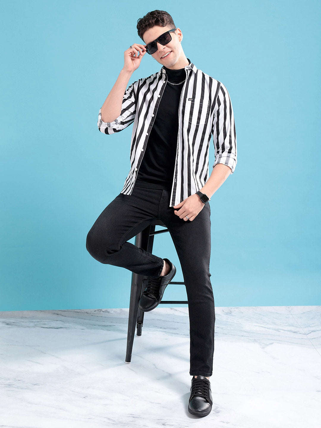Men's Navy Blue Slim Fit Solid Casual Shirt
