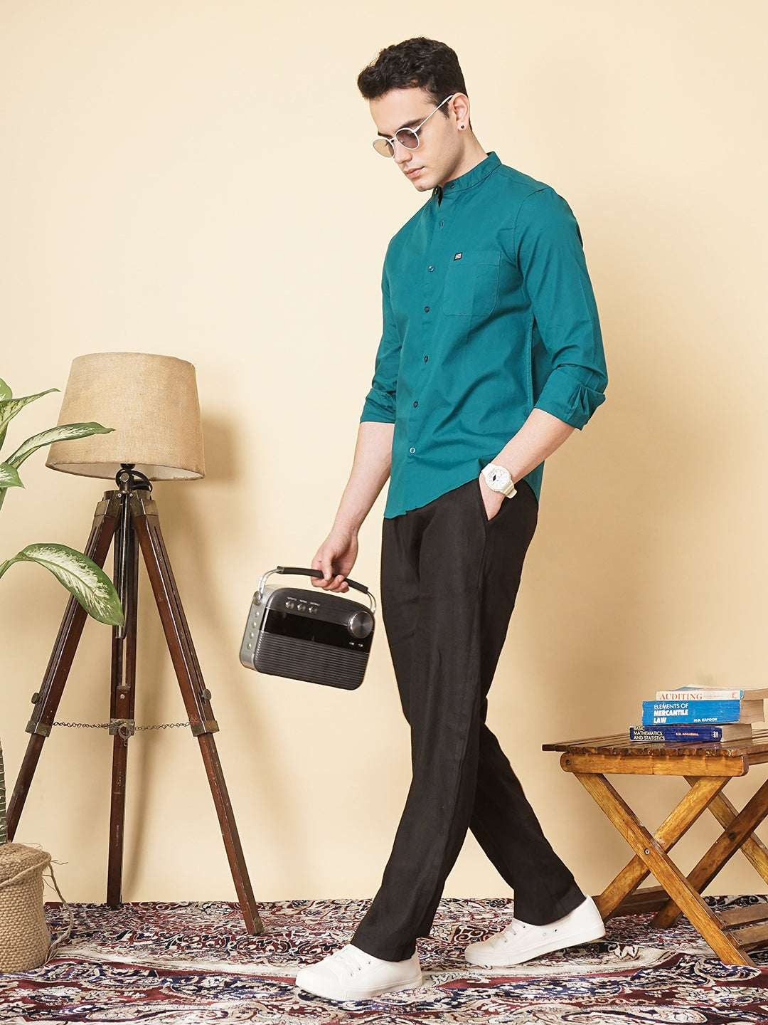 Men's Teal Regular Fit Solid Casual Shirt