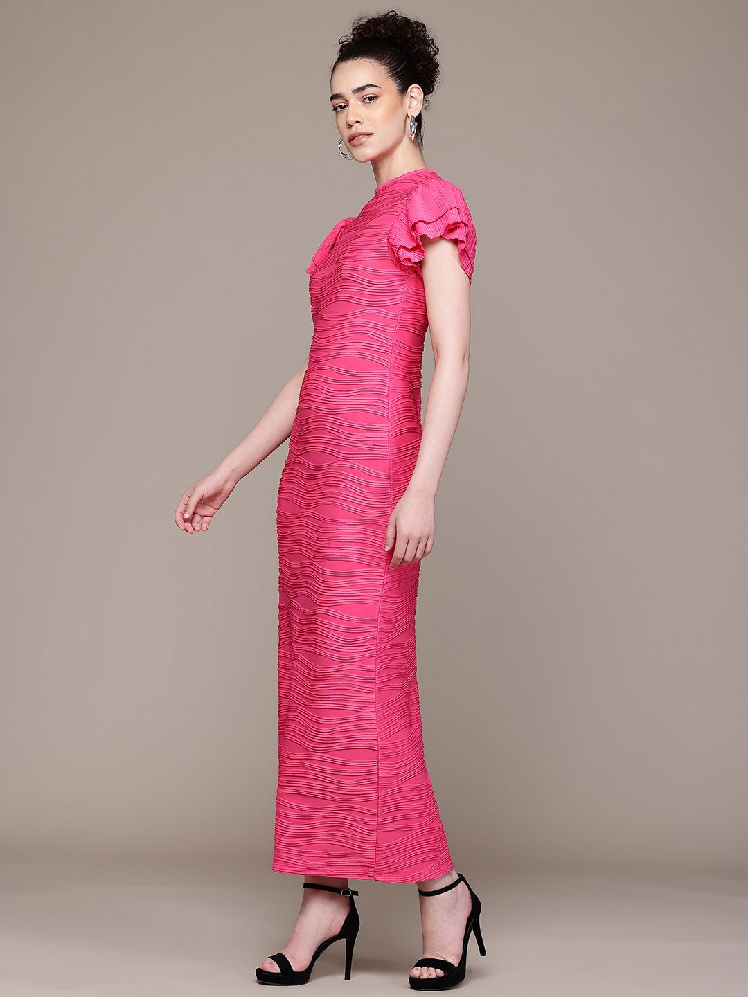 Women Regular Fit Pink Half Sleeves Dress
