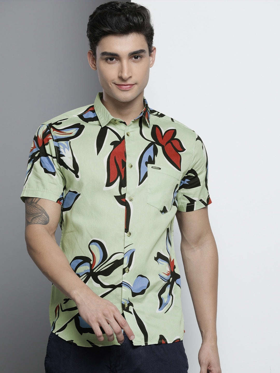Men's Green Regular Fit Printed Resort Wear Shirt
