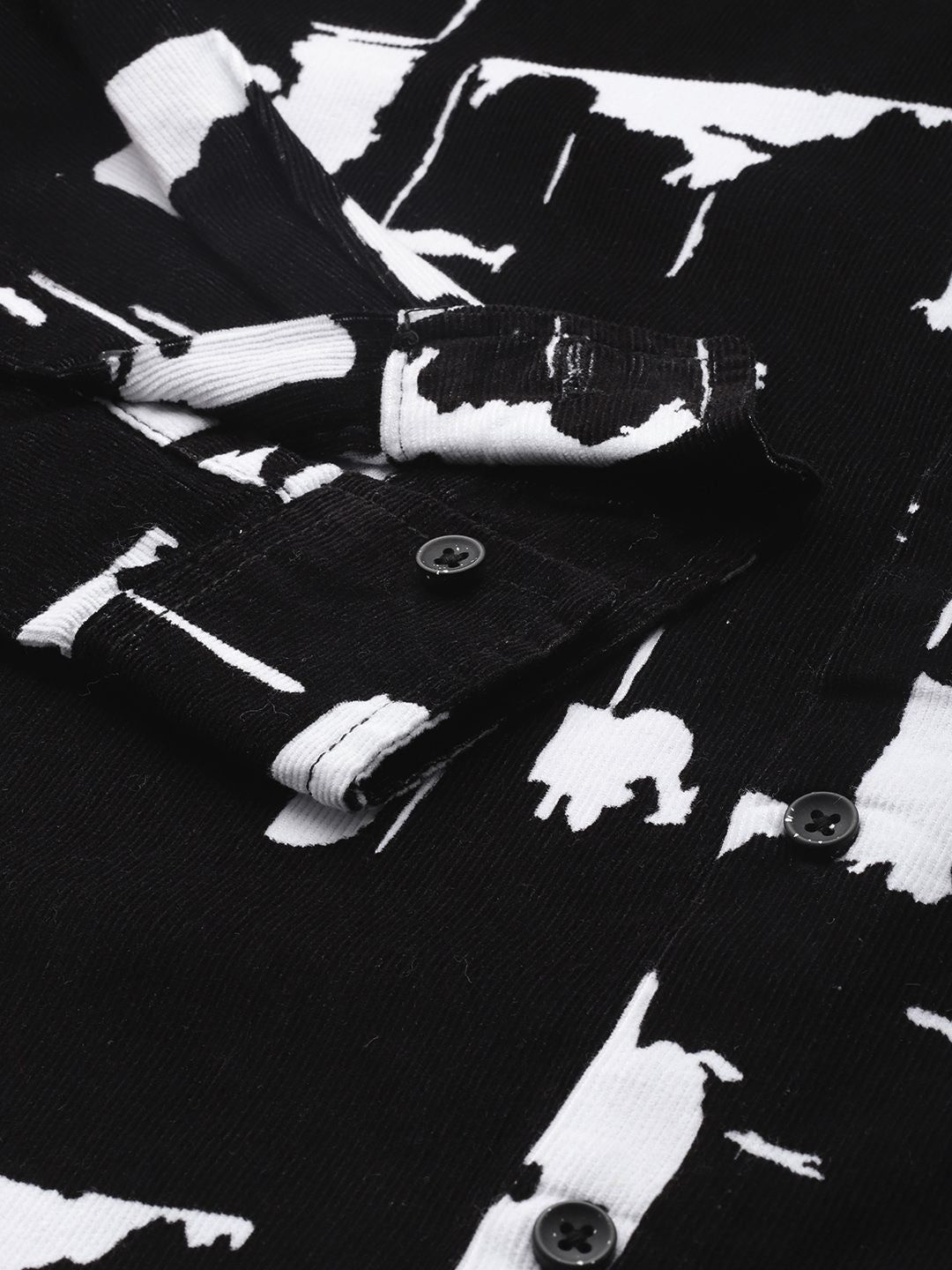 Men's Black Regular Fit Printed Casual Shirt