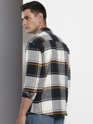 Men's Black Regular Fit Checked Casual Shirt