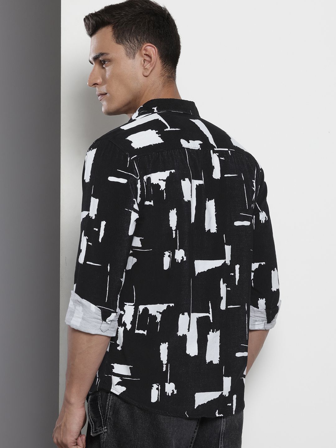 Men's Black Regular Fit Printed Casual Shirt