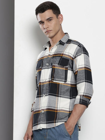 Men's Black Regular Fit Checked Casual Shirt