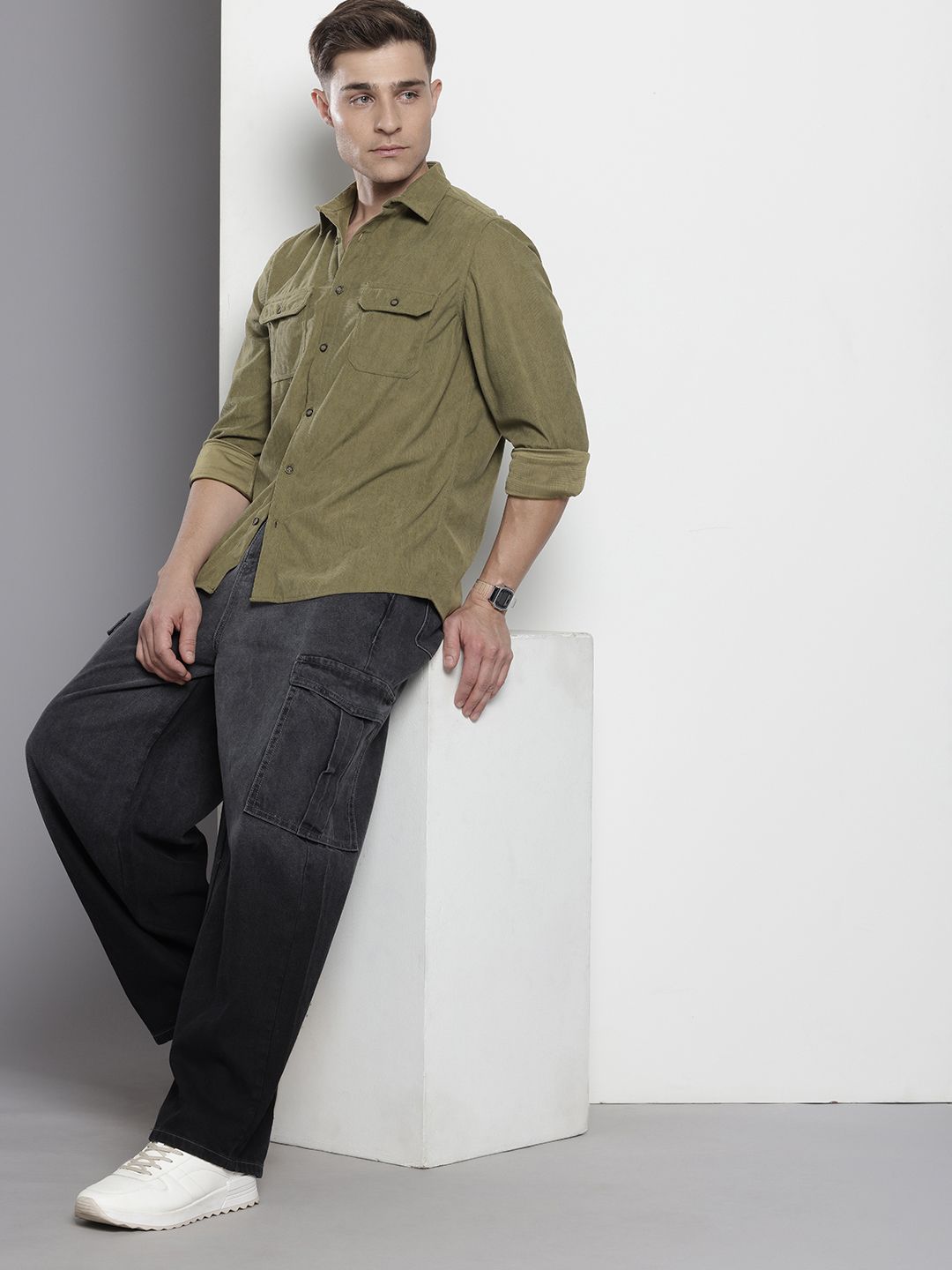 Men's Olive Regular Fit Solid Casual Shirt