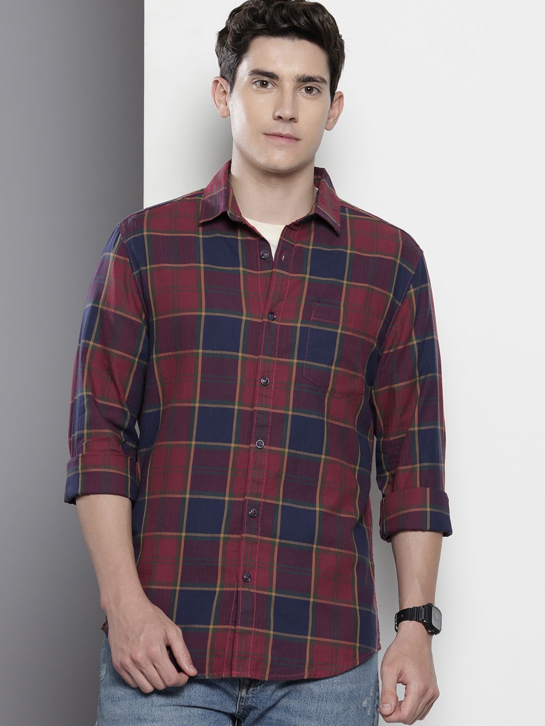 Men's Red Slim Fit Checked Casual Shirt