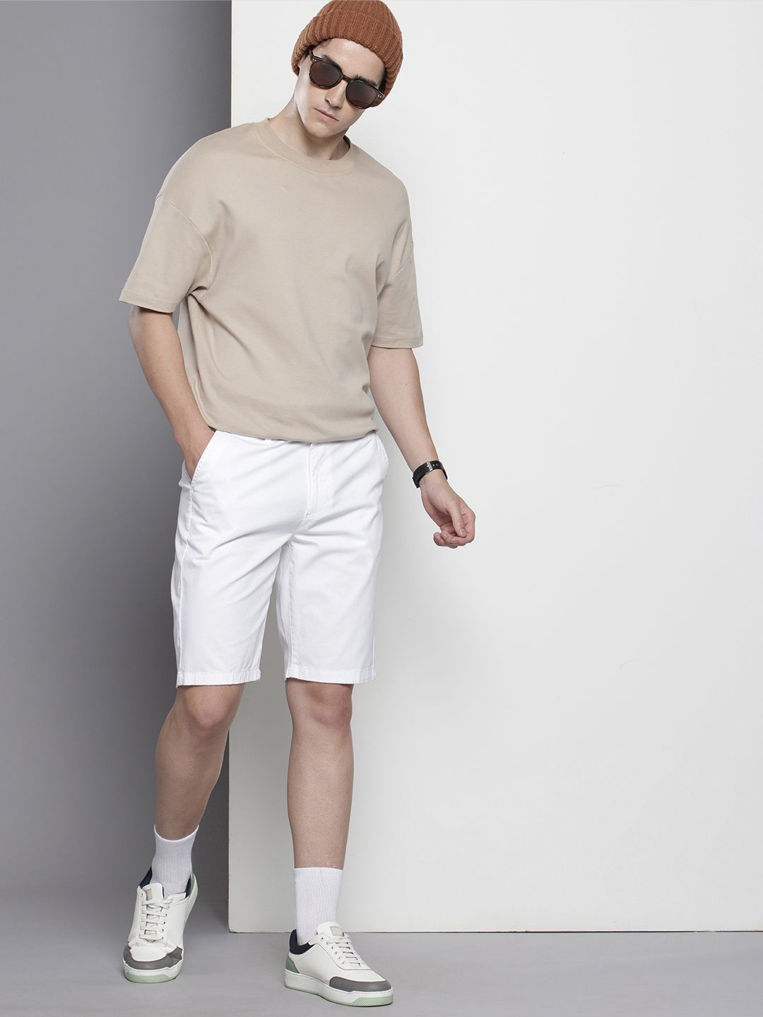 Men's White Regular Fit Solid Casual Shorts