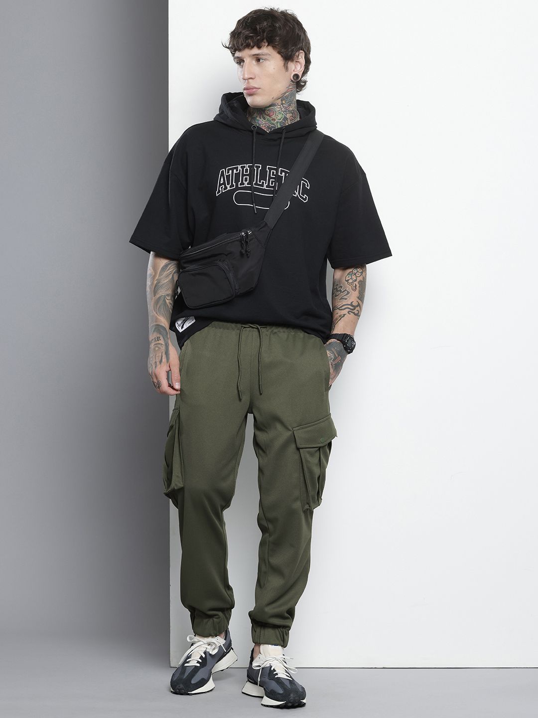Men's Olive Relaxed Fit Textured Cargo Joggers