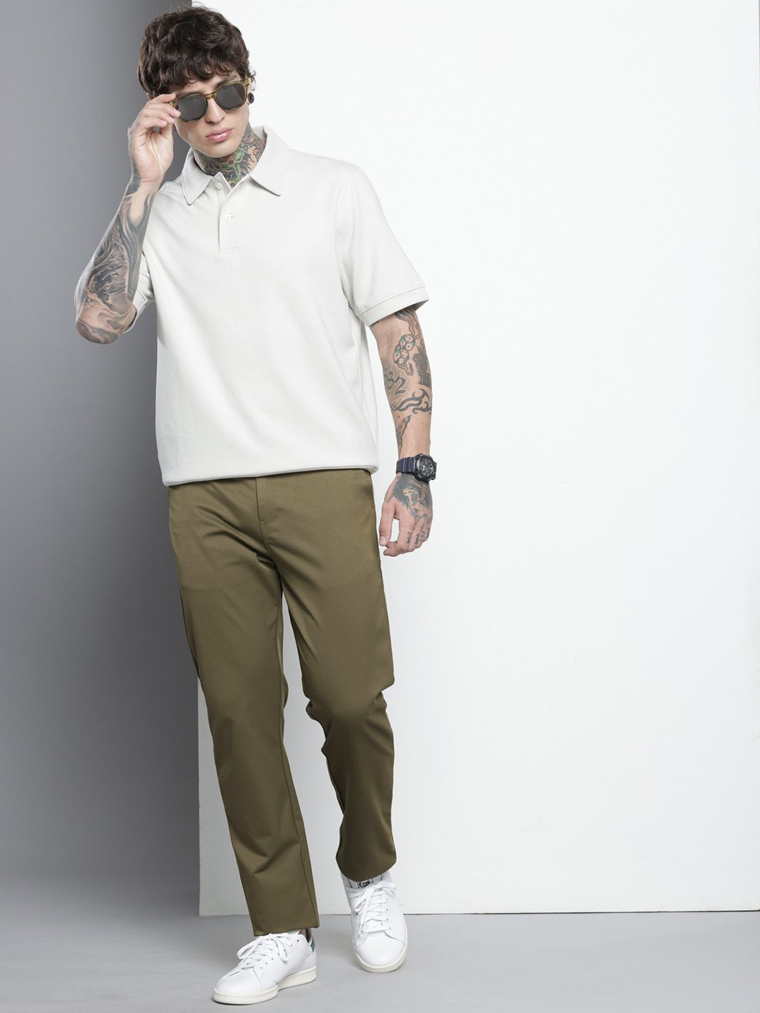 Men's Olive Regular Fit Solid Casual Trouser