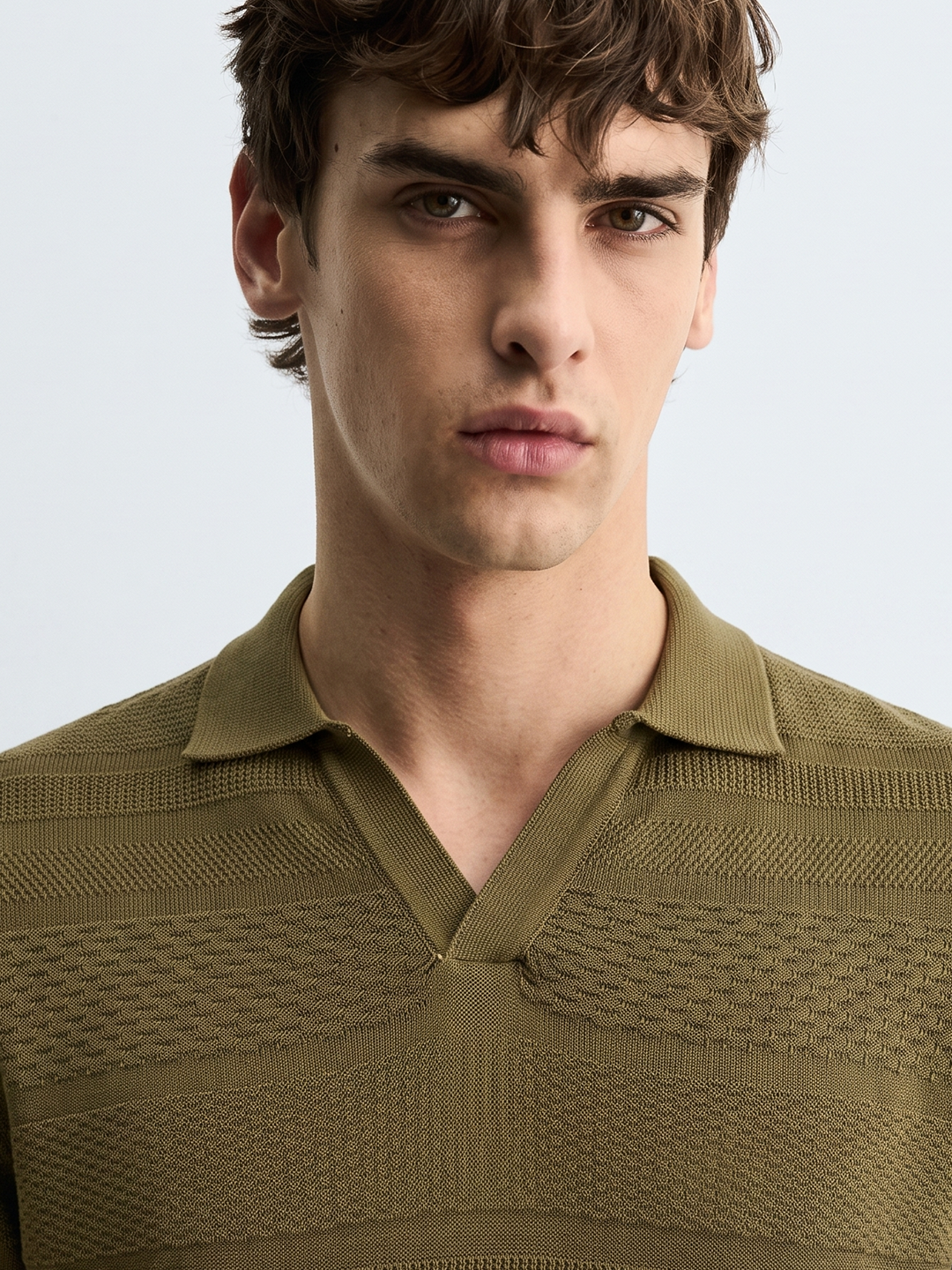 Men's Green Slim Fit Solid Textured Flat Knit Polos T-Shirt