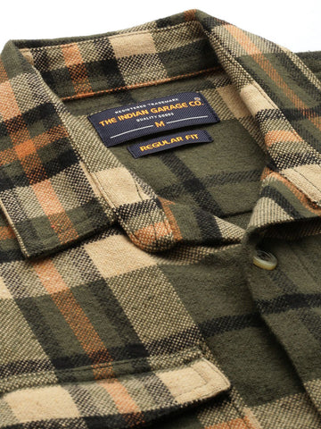 Men's Green Regular Fit Checked Casual Shirt