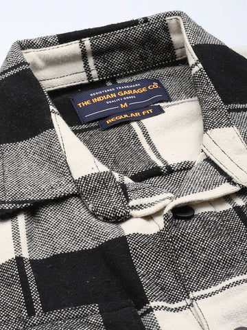 Men's Black Regular Fit Checked Casual Shirt