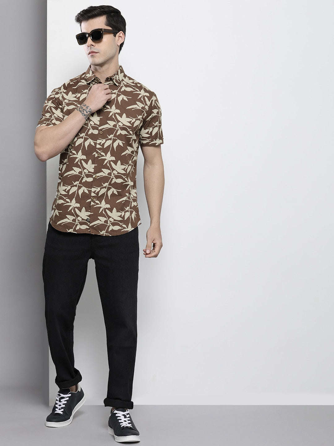 Shop The Indian Garage Co Men Brown Printed Regular Fit Cotton Casual Shirt Online.