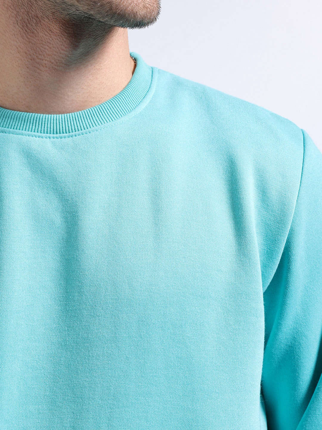 Shop Men's Solid Regular Fit Sweatshirt Online.