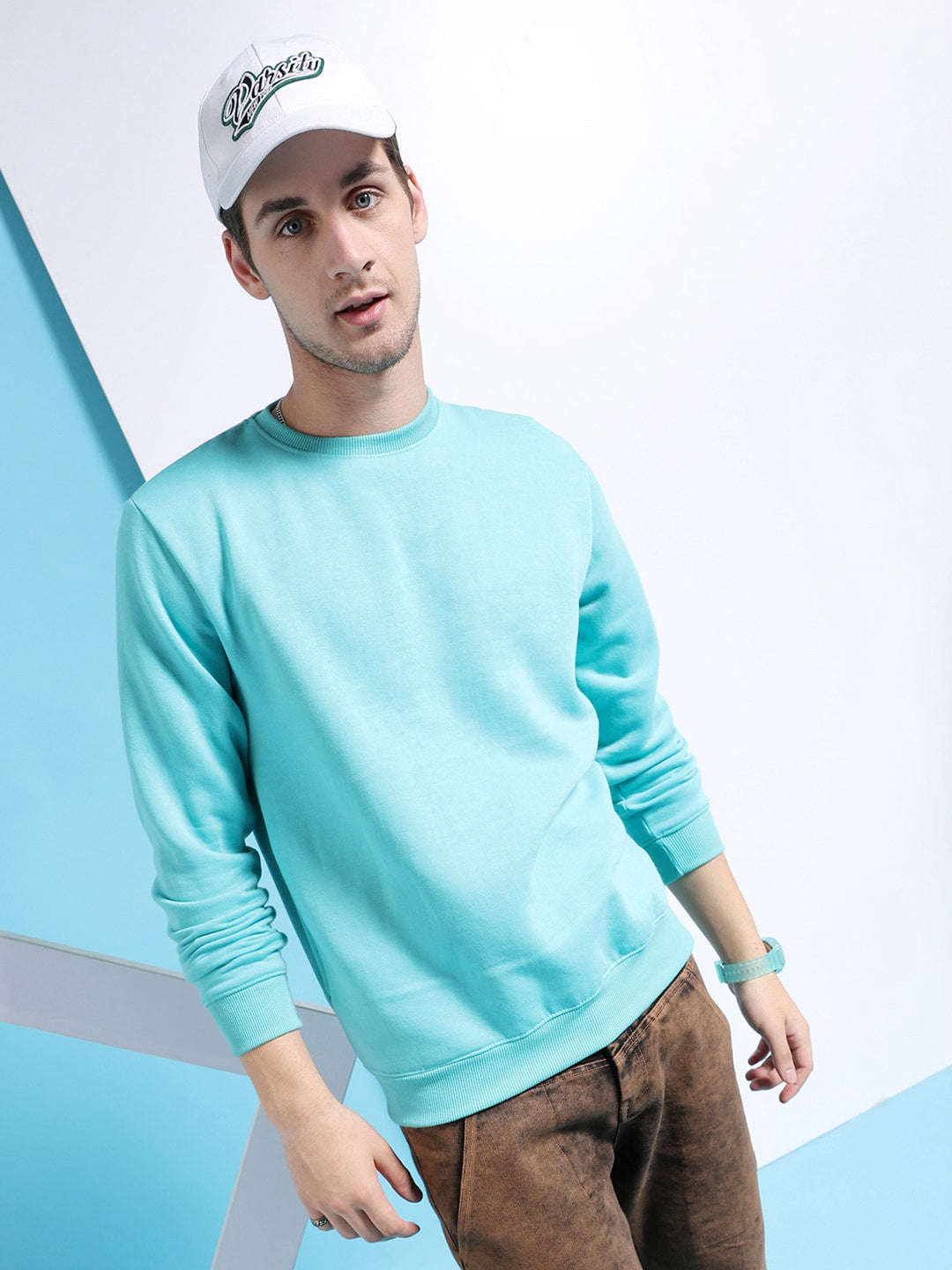 Shop Men's Solid Regular Fit Sweatshirt Online.