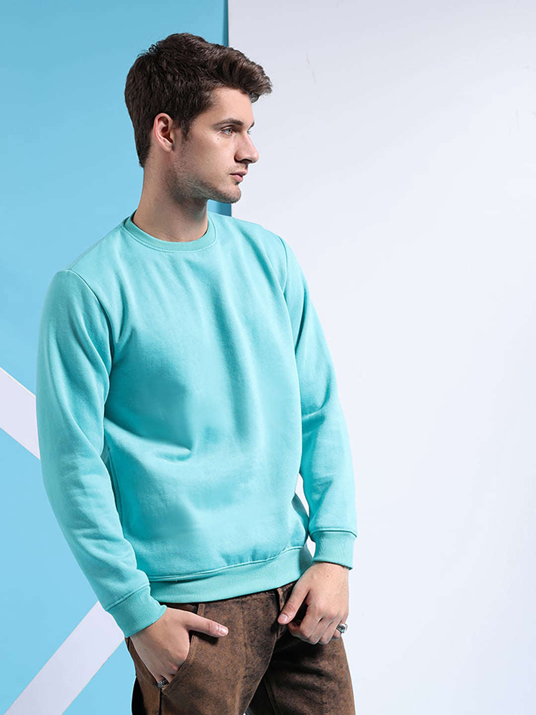 Shop Men's Solid Regular Fit Sweatshirt Online.