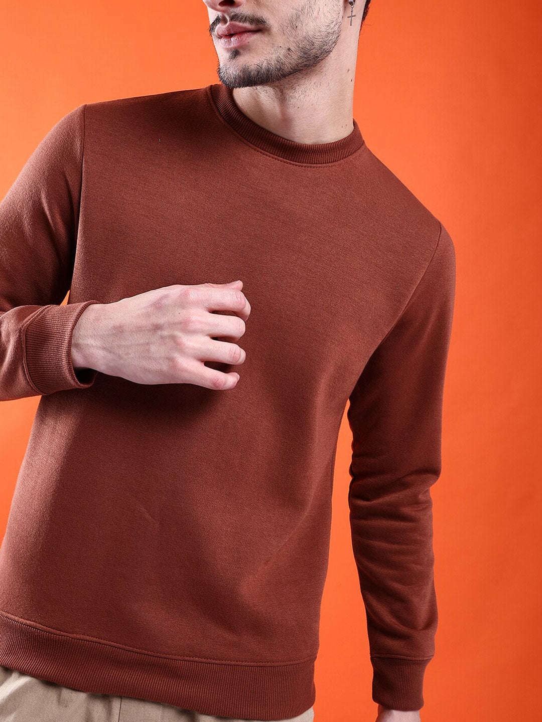 Shop Men's Solid Regular Fit Sweatshirt Online.