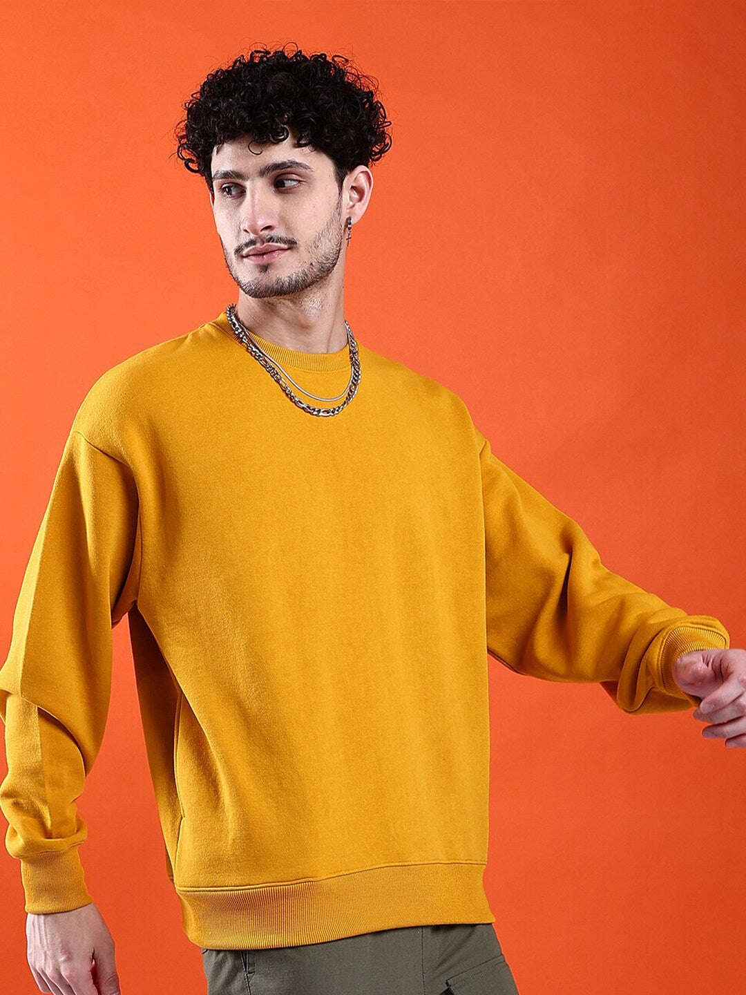 Shop Men's Solid Oversized Sweatshirt Online.