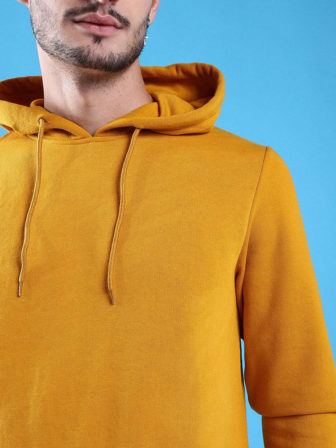 Shop Men's Solid Regular Fit Sweatshirt Online.