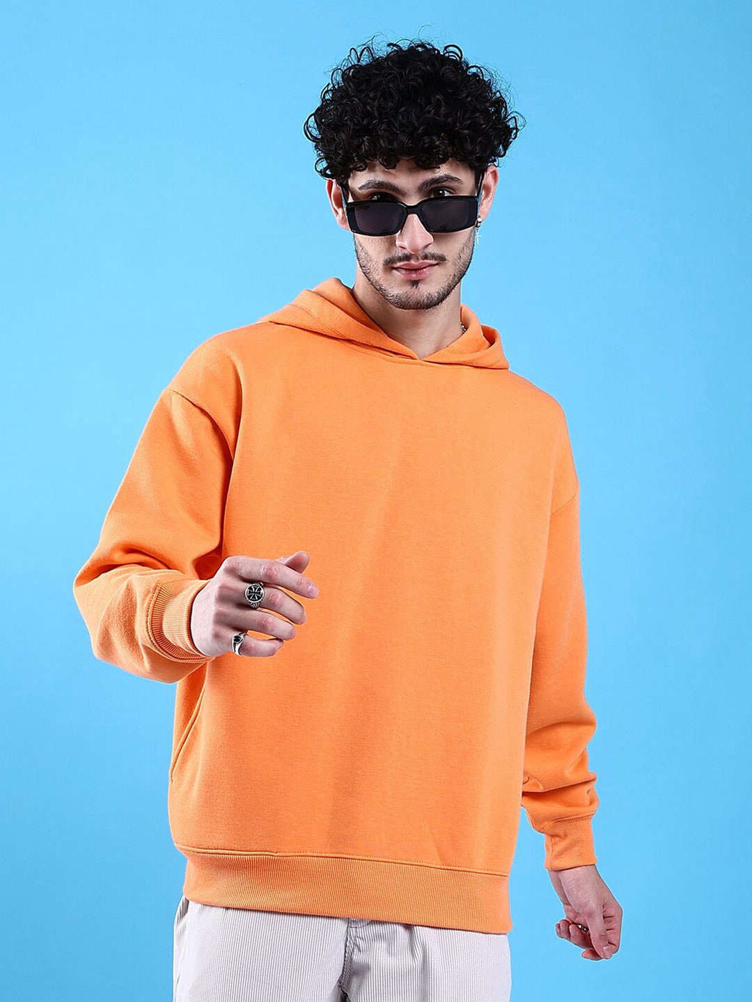 Shop Men's Solid Oversized Sweatshirt Online.