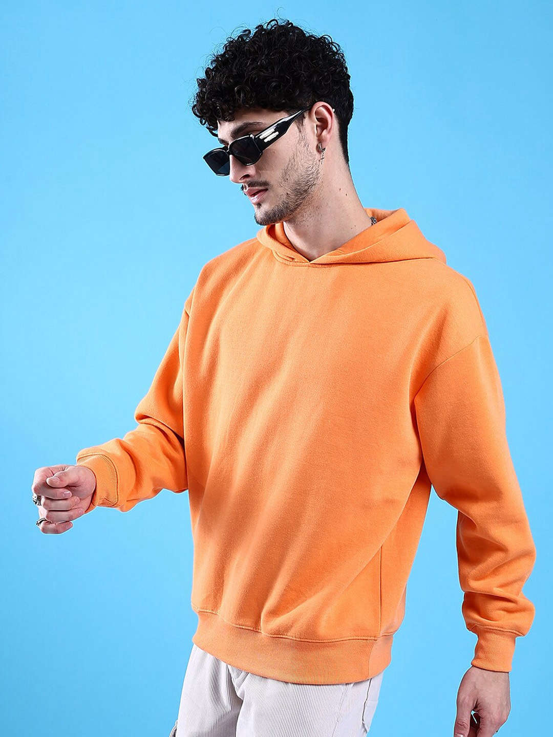 Shop Men's Solid Oversized Sweatshirt Online.